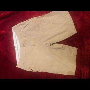 Plaid Khaki shorts🌹